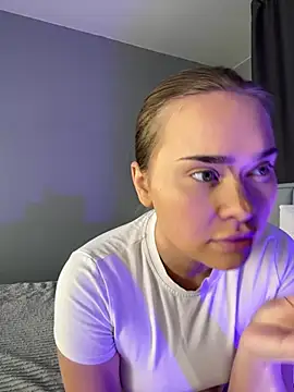 Snapshot of MonicaWestt chatting on February 19, 2026, 6:43 am MonicaWestt online show from February 19, 2026, 6:43 am