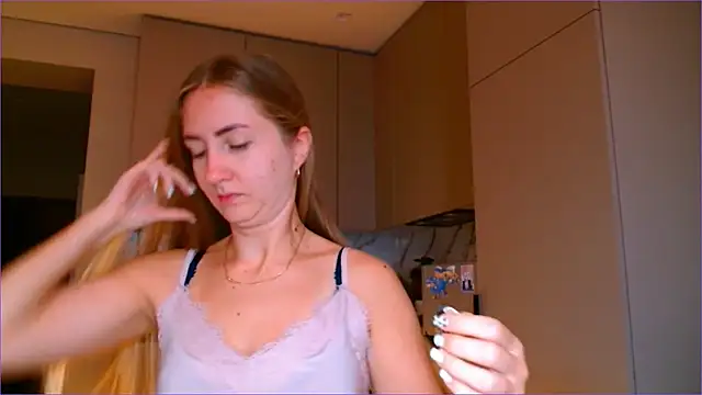 BluueSilk online show from November 10, 2025, 6:40 am