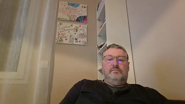 doudou310 online show from February 20, 2026, 5:37 am