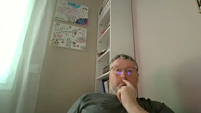 doudou310 online show from February 28, 2026, 5:01 pm