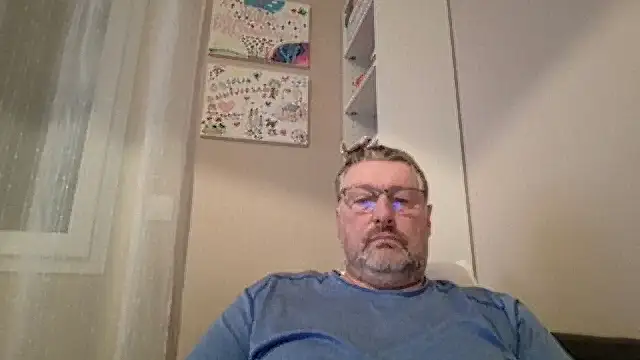 doudou310 online show from March 3, 2026, 5:14 am