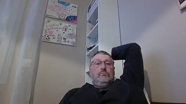 doudou310 online show from February 14, 2026, 5:40 am