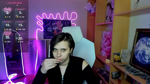 Snapshot of Scarlet_Sirenn chatting on February 9, 2026, 7:28 am Scarlet Sirenn online show from February 9, 2026, 7:28 am