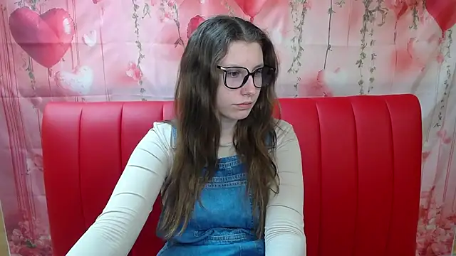 LilianaShine online show from April 8, 2026, 11:01 am