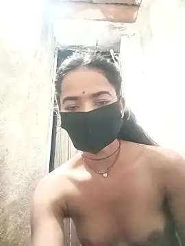 Snapshot of Sunali_Bendre chatting on February 12, 2026, 2:28 pm Sunali Bendre online show from February 12, 2026, 2:28 pm