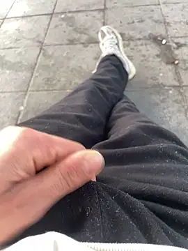 sifoubba91 online show from April 7, 2026, 12:51 pm