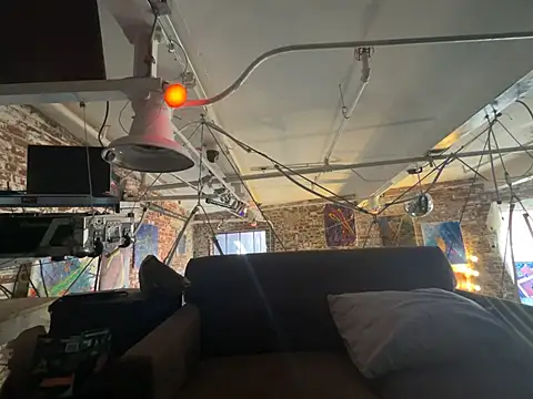 ctguybj online show from June 14, 2026, 2:29 pm