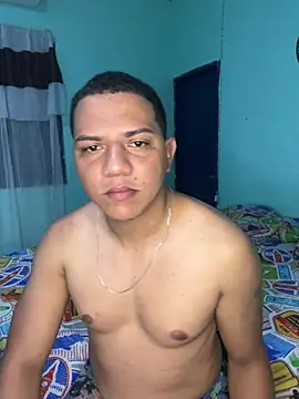 Snapshot of Loaisn chatting on February 8, 2026, 11:57 pm Loaisn online show from February 8, 2026, 11:57 pm