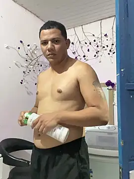 Snapshot of Loaisn chatting on February 9, 2026, 10:41 pm Loaisn online show from February 9, 2026, 10:41 pm