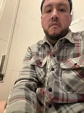 latinocalientehot online show from March 5, 2026, 9:11 pm