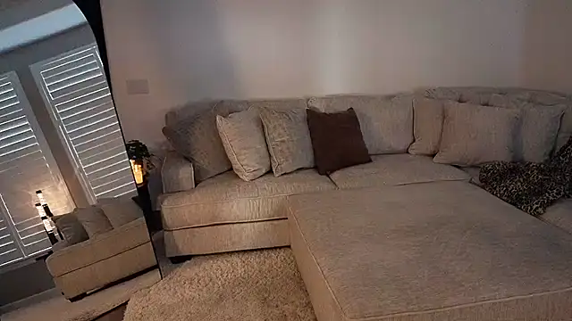 Snapshot of Hot_Wife_Amber chatting on March 1, 2026, 12:21 am Hot Wife Amber online show from March 1, 2026, 12:21 am