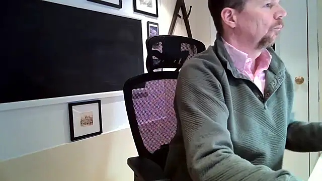 Snapshot of Scotsmanx chatting on February 11, 2026, 7:58 pm Scotsmanx online show from February 11, 2026, 7:58 pm