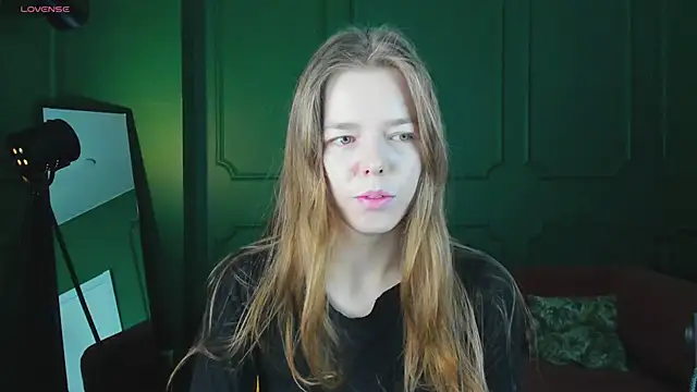  Tina Tayllor  online show from March 29, 2026, 8:43 pm