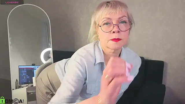 Snapshot of Ann_Annise chatting on February 28, 2026, 1:27 am Ann Annise online show from February 28, 2026, 1:27 am