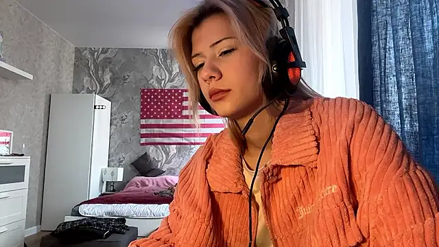 LadyFoxLove online show from February 21, 2026, 10:06 am