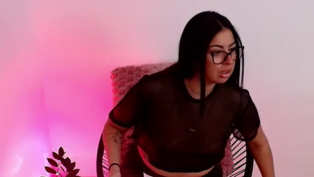 Snapshot of MissyScarlet chatting on February 18, 2026, 5:38 am MissyScarlet online show from February 18, 2026, 5:38 am