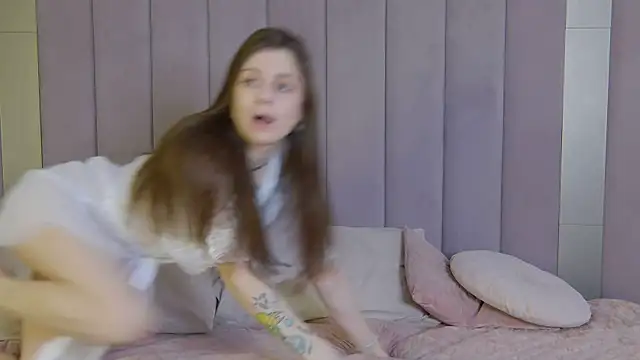 EileenElfie online show from March 6, 2026, 3:45 am