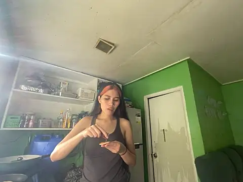 Sweetiebabe25 online show from February 18, 2026, 8:33 am