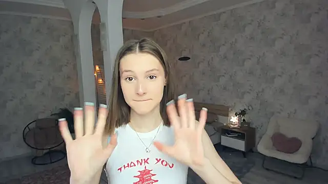 LianneBynon online show from May 29, 2026, 8:53 am