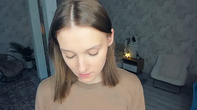 Snapshot of LianneBynon chatting on February 19, 2026, 8:44 am LianneBynon online show from February 19, 2026, 8:44 am