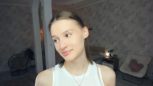 Snapshot of LianneBynon chatting on June 18, 2026, 8:24 am LianneBynon online show from June 18, 2026, 8:24 am