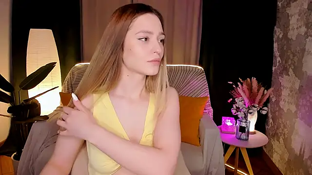 cherrykississ online show from February 13, 2026, 8:47 am