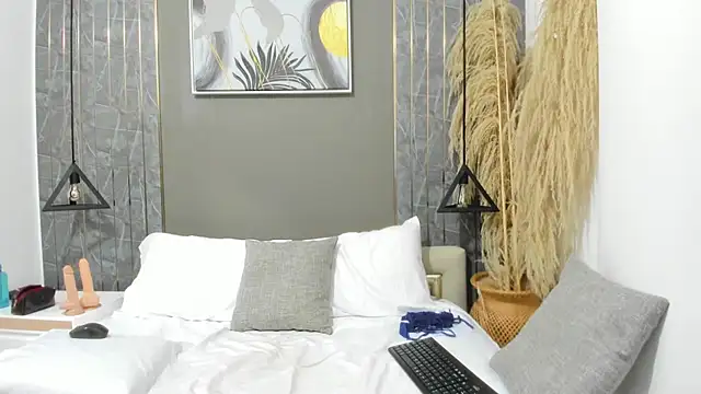 emma evanss   online show from February 7, 2026, 11:18 am