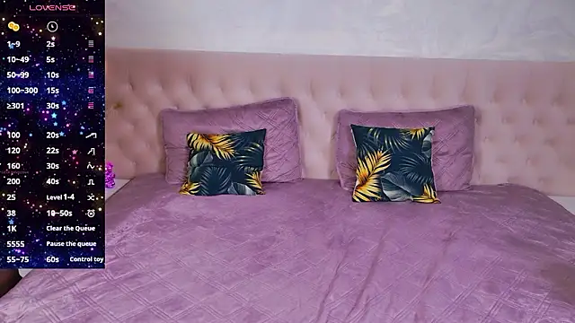 JasminUqueen online show from March 13, 2026, 1:32 am