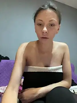 Snapshot of Foxy20withBear chatting on July 17, 2026, 7:22 pm Foxy20withBear online show from July 17, 2026, 7:22 pm