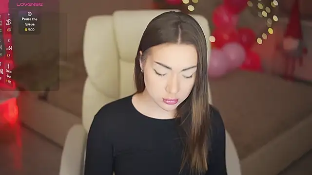 OliviaMoore  online show from February 16, 2026, 1:54 pm