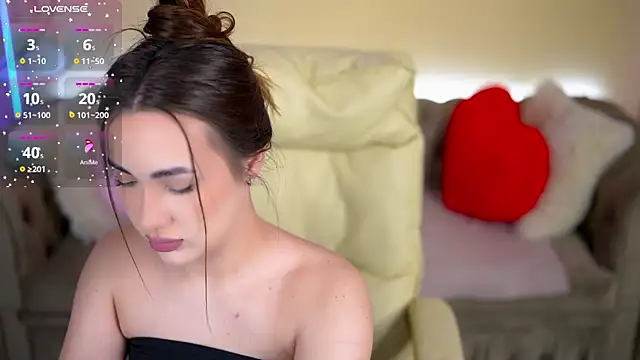 OliviaMoore  online show from February 26, 2026, 1:44 pm