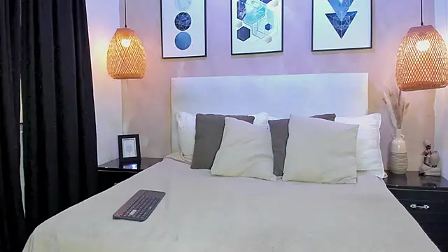 CarolinaValdez2026 online show from March 27, 2026, 11:33 am