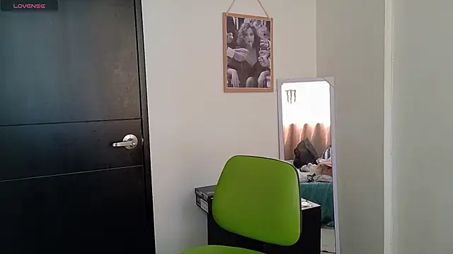 PaulaSantanaOf online show from March 23, 2026, 6:08 pm