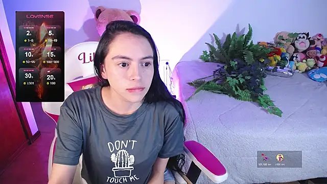 Snapshot of lika_little0 chatting on February 7, 2026, 1:02 am lika little0 online show from February 7, 2026, 1:02 am