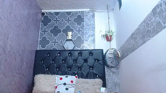 sexyboys cutexx18 online show from April 20, 2026, 7:44 am