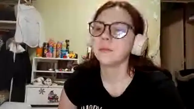 VannessaDillenbeck online show from February 22, 2026, 4:59 am