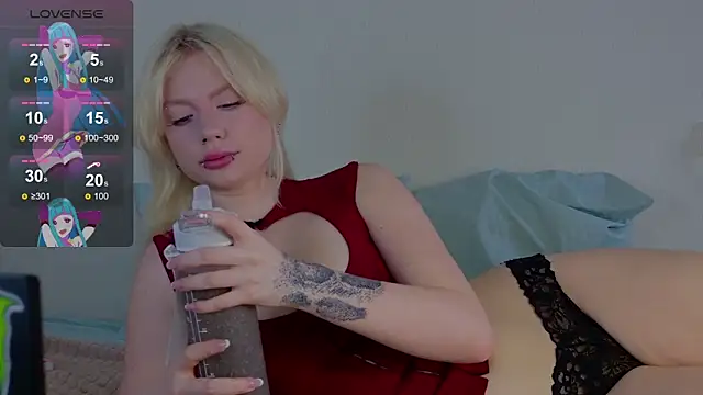 BladeSonya online show from April 10, 2026, 1:29 pm