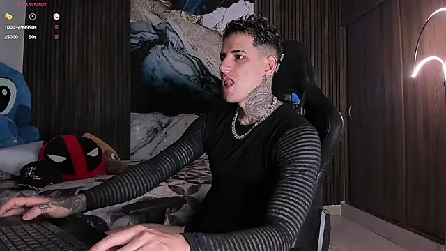 trisstann  online show from April 7, 2026, 4:20 pm