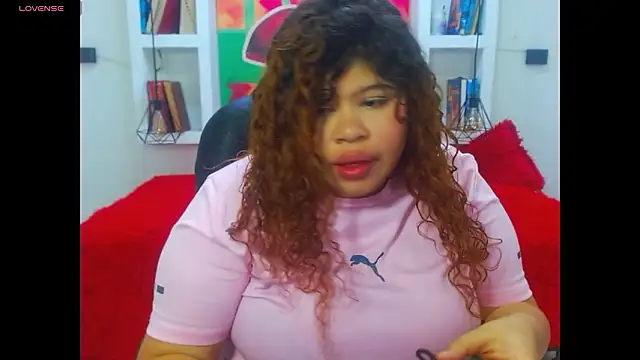 Snapshot of Cloe_r chatting on February 9, 2026, 8:51 pm Cloe r online show from February 9, 2026, 8:51 pm