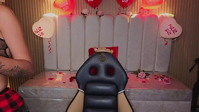 Perla lovely  online show from February 14, 2026, 12:49 pm