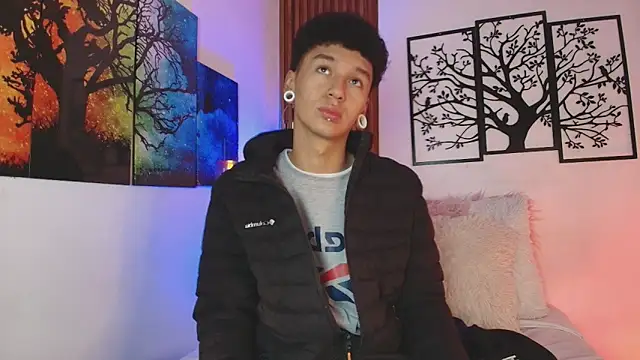 Snapshot of David_Banks_ chatting on February 9, 2026, 12:25 pm David Banks online show from February 9, 2026, 12:25 pm