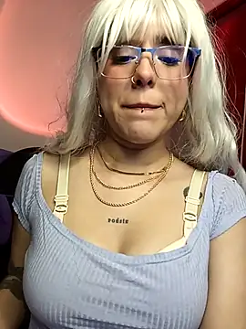 Snapshot of la_venuss chatting on February 24, 2026, 12:11 am la venuss online show from February 24, 2026, 12:11 am