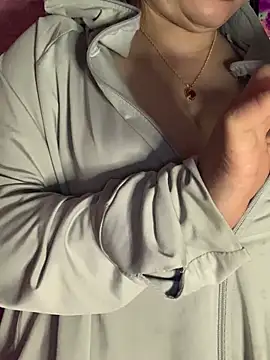 Snapshot of Star-sweet01 chatting on February 2, 2026, 4:22 am Star-sweet01 online show from February 2, 2026, 4:22 am