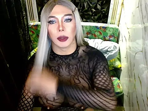 Snapshot of SelfSvcker chatting on February 9, 2026, 4:32 am SelfSvcker online show from February 9, 2026, 4:32 am