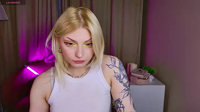 Snapshot of AvaSun chatting on February 28, 2026, 11:59 pm AvaSun online show from February 28, 2026, 11:59 pm