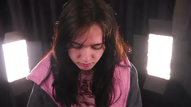 Snapshot of GinnyKittle chatting on February 15, 2026, 7:02 pm GinnyKittle online show from February 15, 2026, 7:02 pm