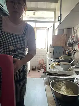 Youyou 12 online show from March 10, 2026, 5:44 am