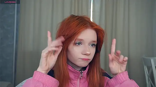 Snapshot of TarynPalek chatting on February 6, 2026, 6:31 am TarynPalek online show from February 6, 2026, 6:31 am