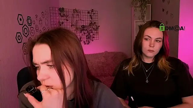 laurenmurrr online show from April 26, 2026, 9:39 am