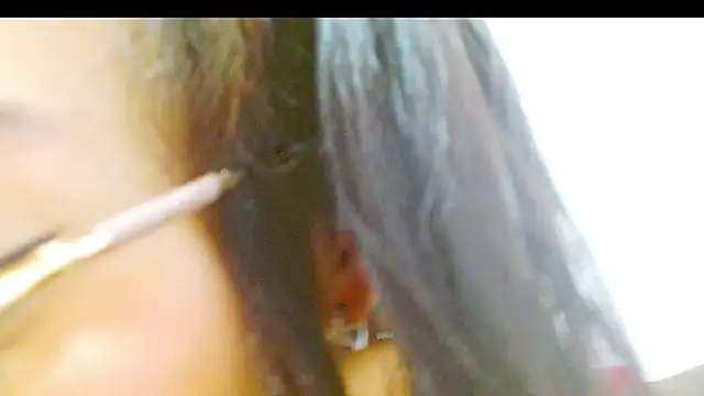 Snapshot of violletsweetie chatting on February 25, 2026, 3:34 pm violletsweetie online show from February 25, 2026, 3:34 pm